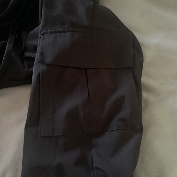 Two pairs of NDETTA PORT black capri pants size small - Picture 6 of 6